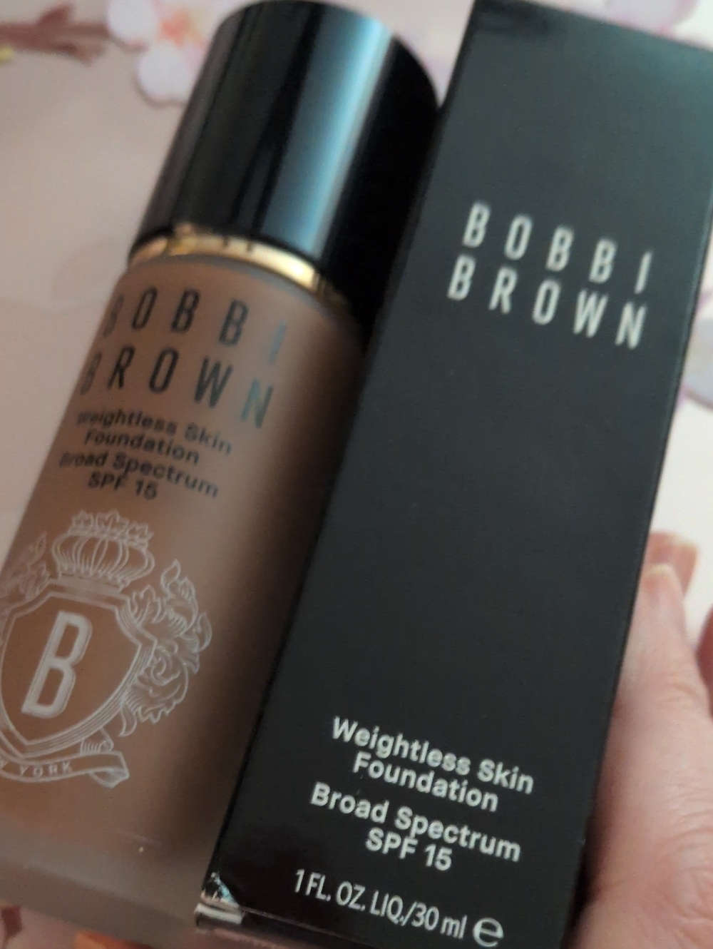 Bobbi Brown Weightless Skin Foundation - W 108 Chestnut